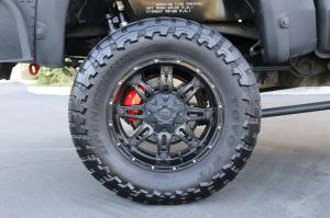 Toyota Tundra CrewMax 4x4 Zombie Apocalypse 2013 года 
